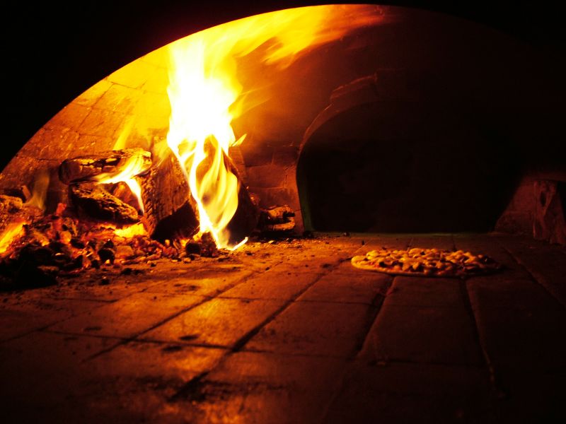 Esempio cottura all'interno di un forno a legna