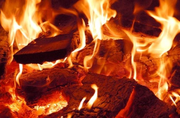 La combustione del legno. Legna che arde