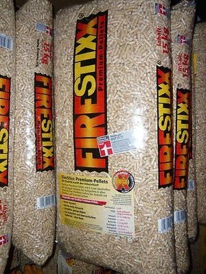 L'immagine raffigura un pacco di pellet da 15 kg della marca Firestixx