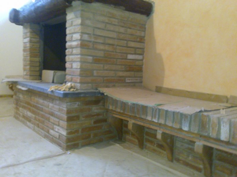 Camino tradizionale in terracotta by Antica Fornace Caudina